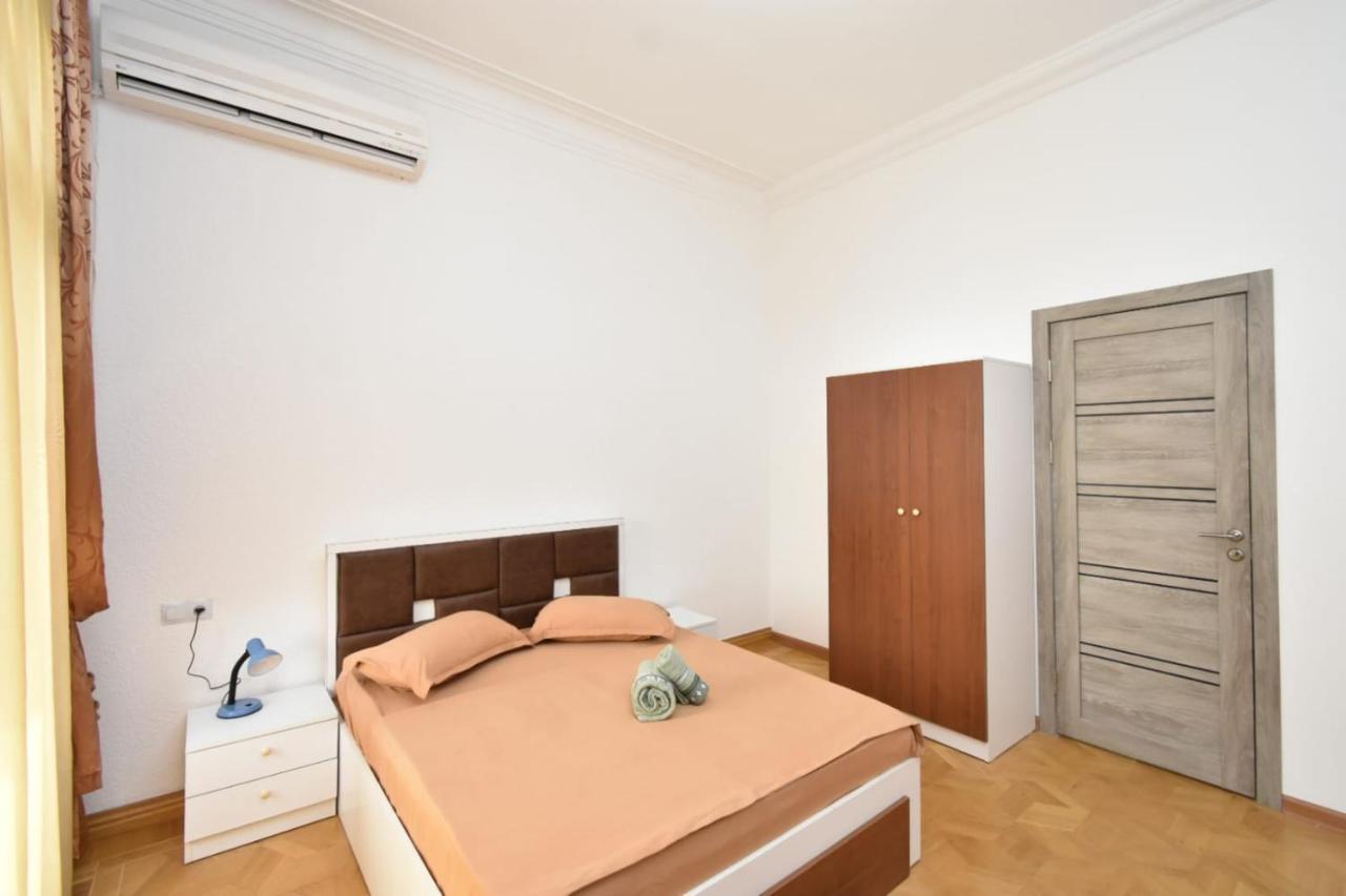 Guesthouses Opera Erévan Extérieur photo