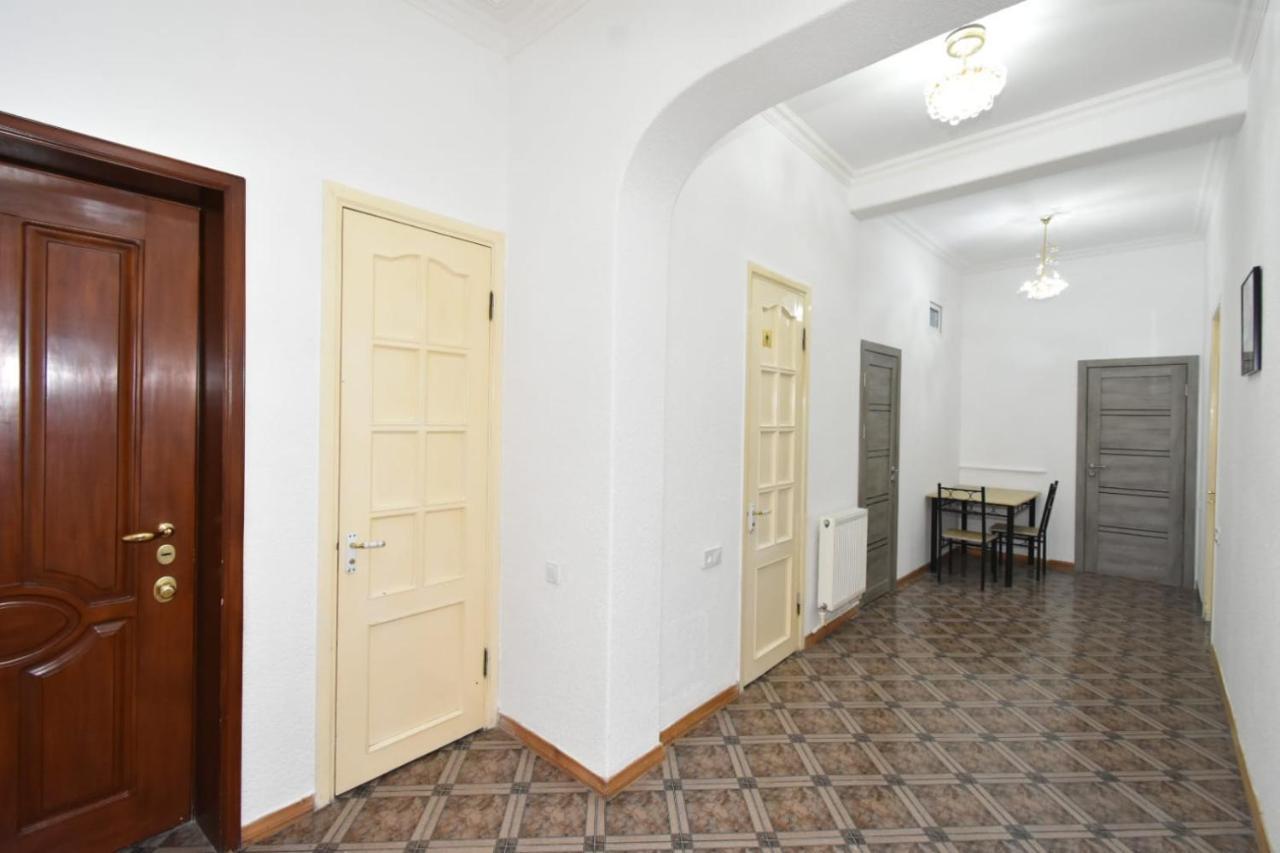Guesthouses Opera Erévan Extérieur photo