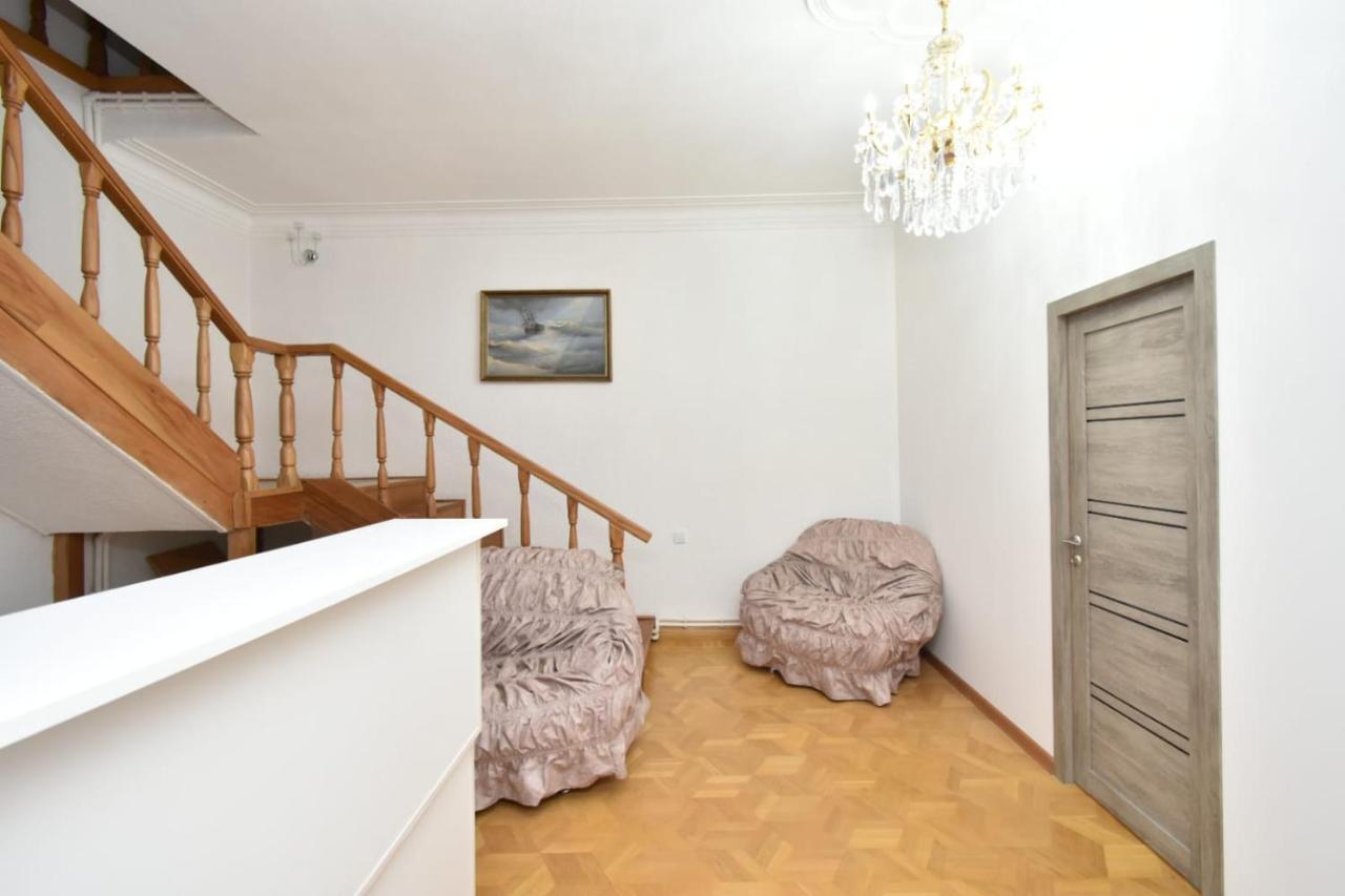 Guesthouses Opera Erévan Extérieur photo