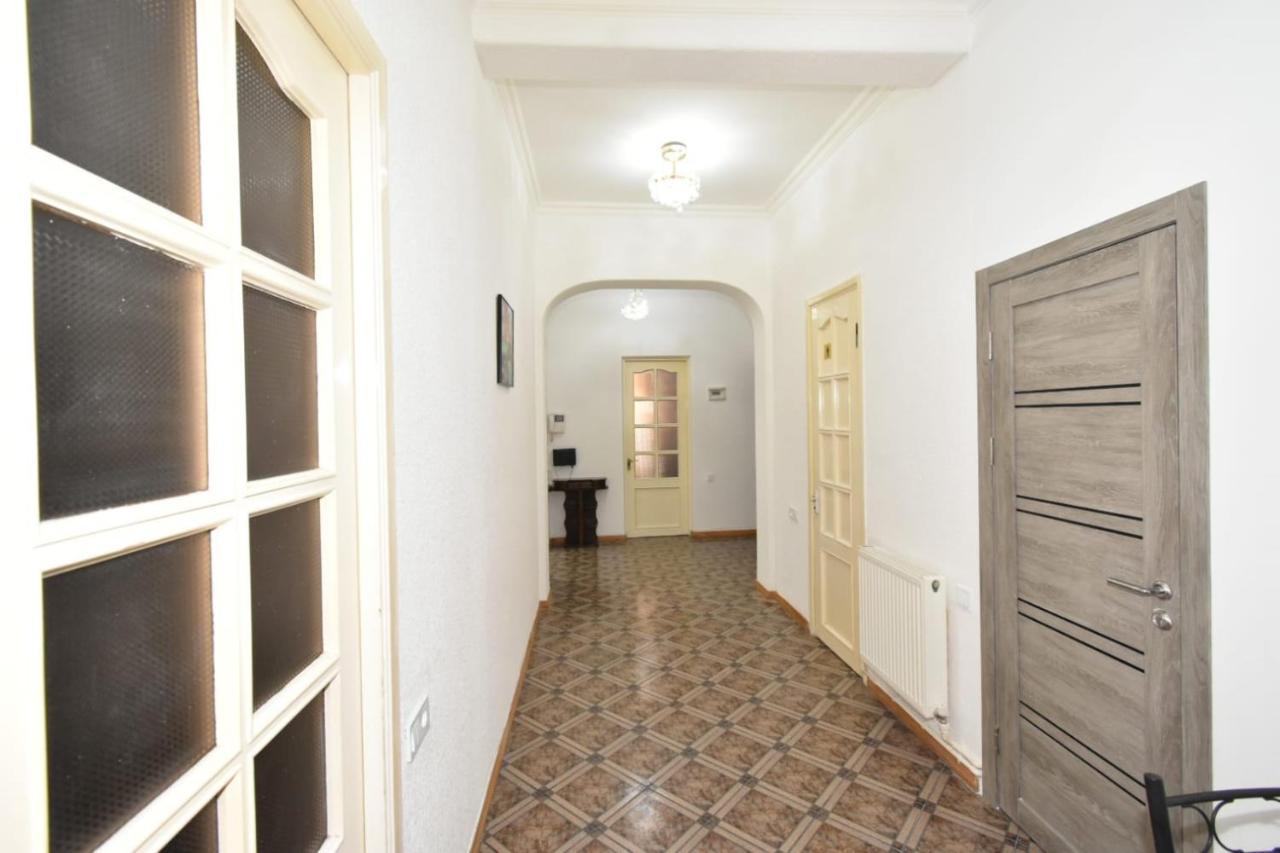 Guesthouses Opera Erévan Extérieur photo